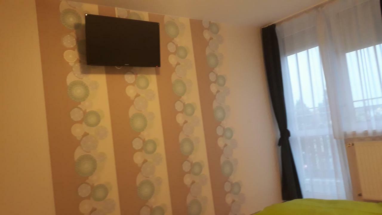 Szalóky Apartmanház Gyenesdiás Exterior foto